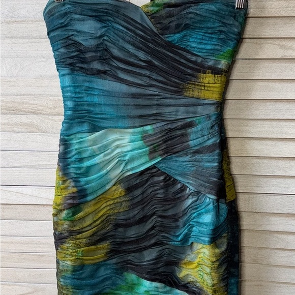 BCBGMaxAzria Strapless Winnie Watercolor Dress in Blue & Green. Size 6. - Picture 13 of 13